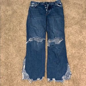 Distressed high waisted jeans